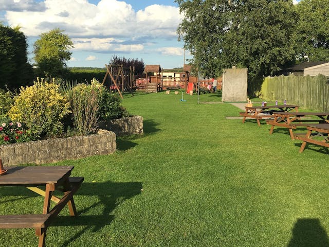 Pubs With Play Areas in Oxfordshire